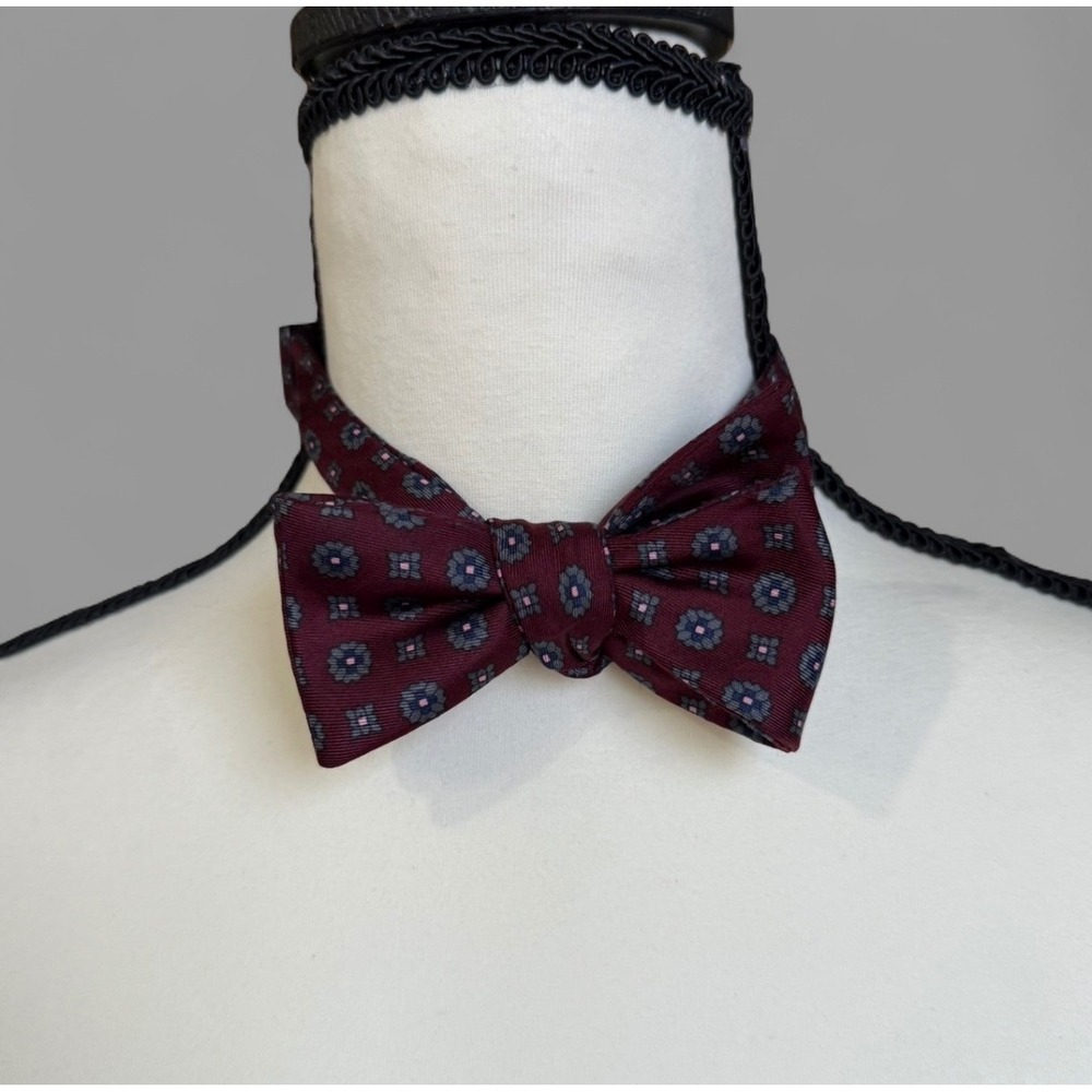Ferrell Reed‎ Burgundy Floral Silk Bow Tie Pre Tied Adjustable Neck